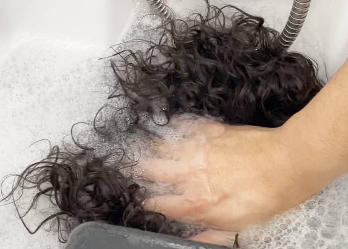 wash-curly-hair